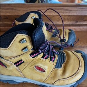 Keen Kids Hiking Boots- Size 3
